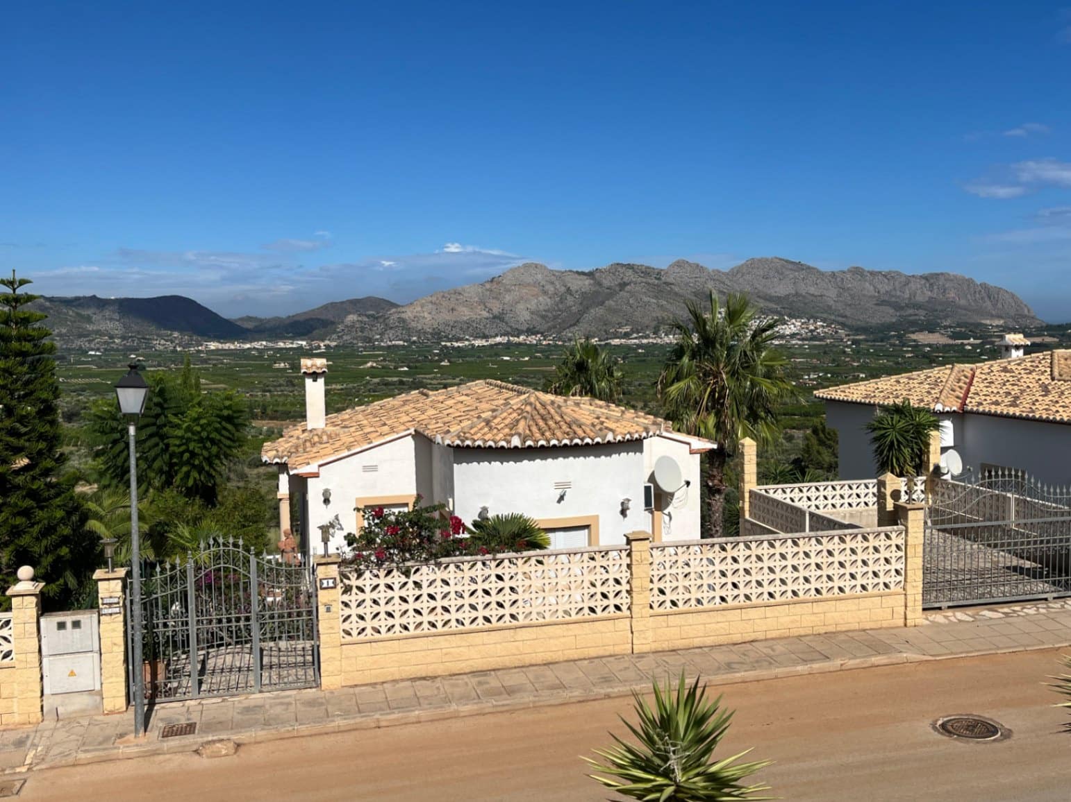 3 camera da letto Villa in vendita in Orba con piscina garage - 410.000 € (Rif: 8796220)