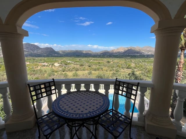 3 camera da letto Villa in vendita in Orba con piscina garage - 410.000 € (Rif: 8796220)