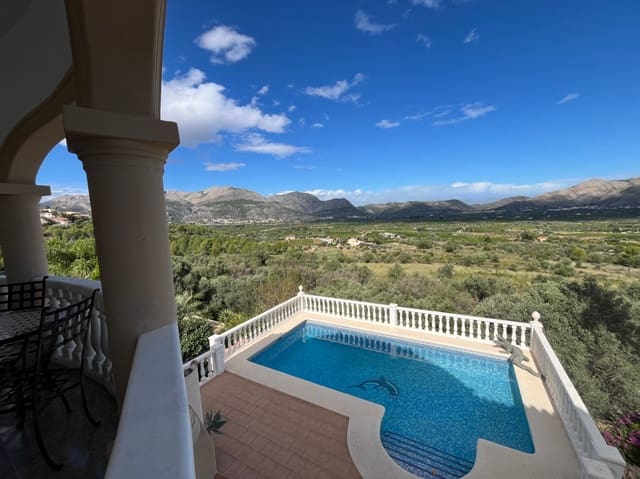 3 camera da letto Villa in vendita in Orba con piscina garage - 410.000 € (Rif: 8796220)