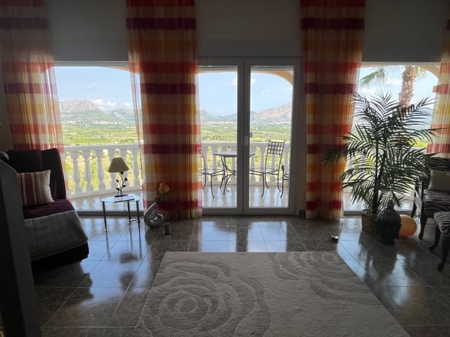 3 camera da letto Villa in vendita in Orba con piscina garage - 410.000 € (Rif: 8796220)