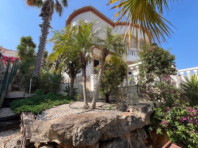 3 camera da letto Villa in vendita in Orba con piscina garage - 410.000 € (Rif: 8796220)