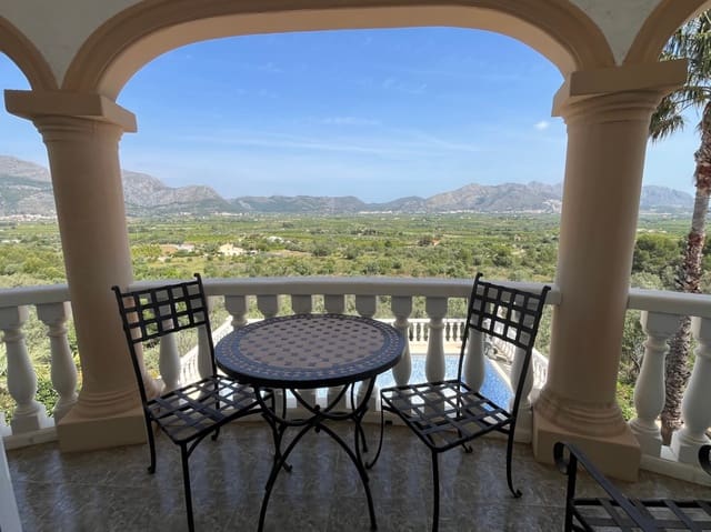 3 camera da letto Villa in vendita in Orba con piscina garage - 410.000 € (Rif: 8796220)