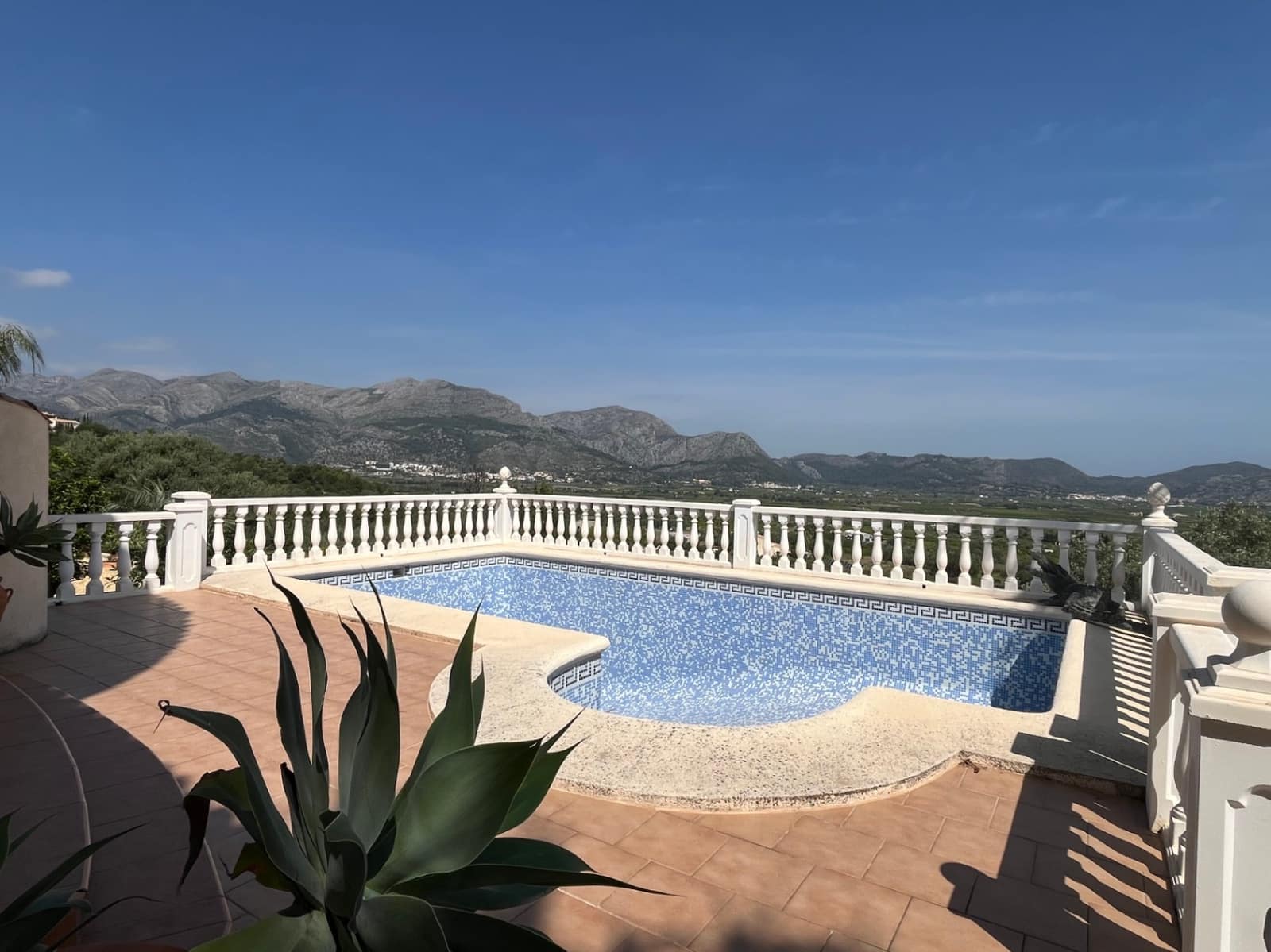 3 bedroom Villa for sale in Orba with pool garage - € 410,000 (Ref: 8796220)