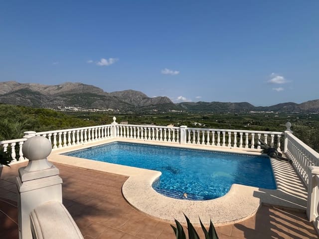 3 camera da letto Villa in vendita in Orba con piscina garage - 410.000 € (Rif: 8796220)