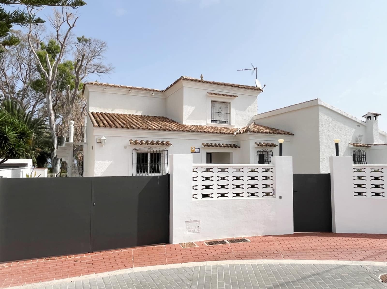 3 Zimmer Villa zu verkaufen in Els Poblets mit Pool Garage - 650.000 € (Ref: 9127861)