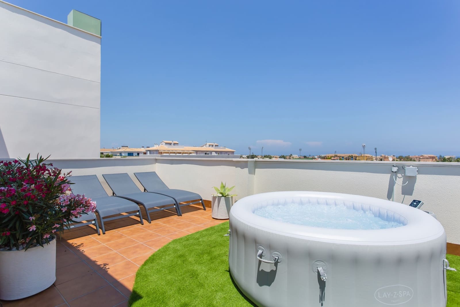 2 soveværelse Penthouse til salg i Denia med swimmingpool garage - € 395.000 (Ref: 9196927)