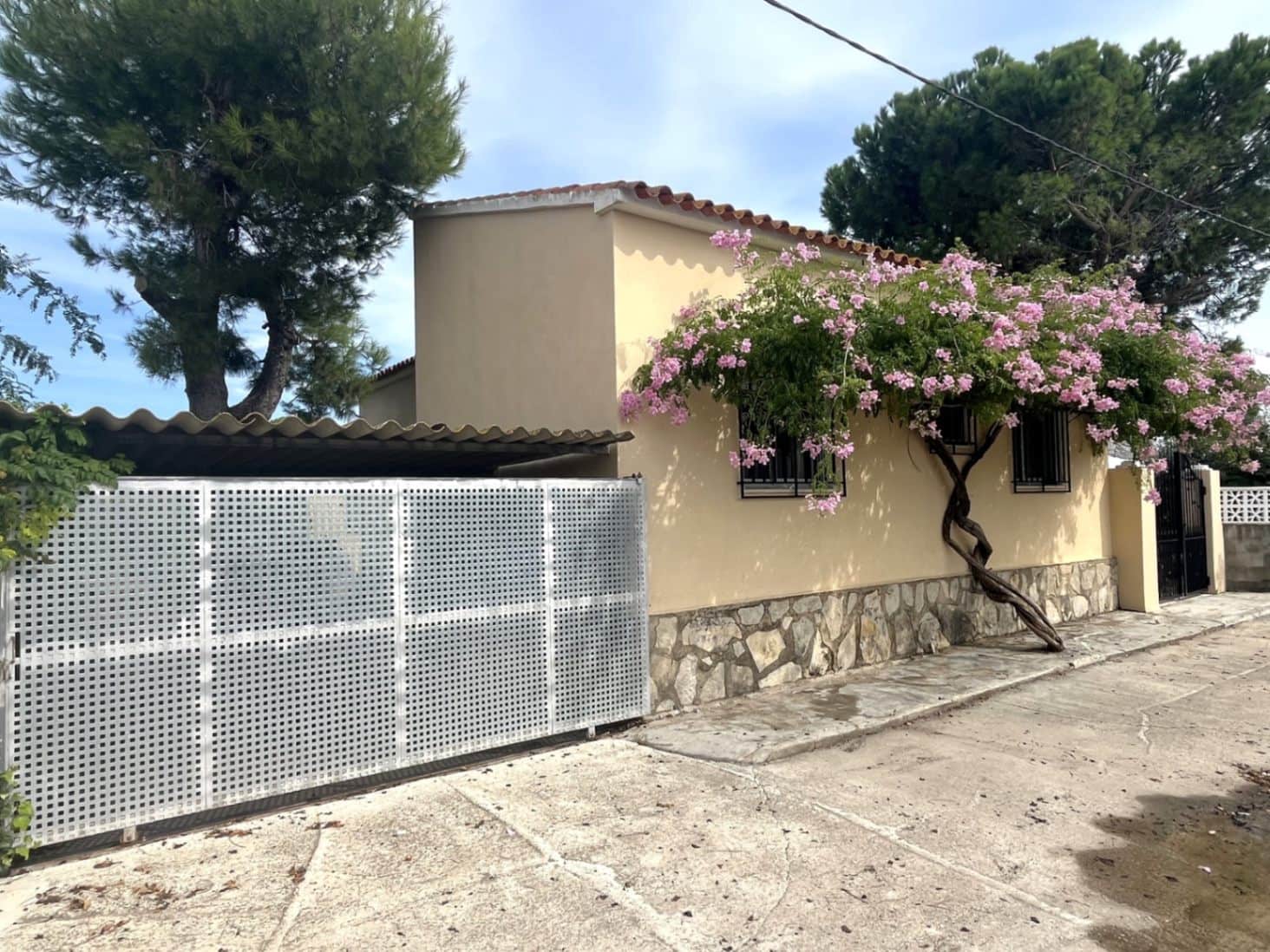 3 bedroom Villa for sale in Oliva - € 320,000 (Ref: 9316987)