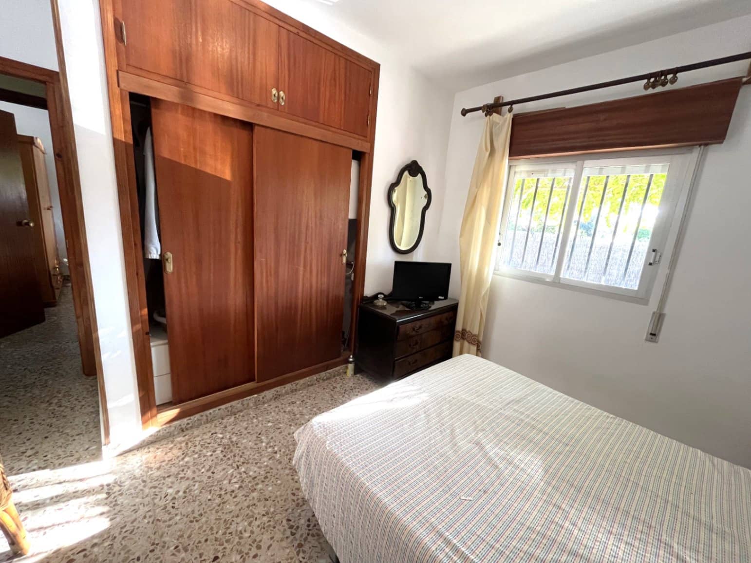 3 bedroom Villa for sale in Oliva - € 320,000 (Ref: 9316987)