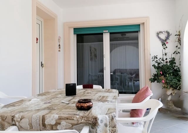 6 bedroom Villa for sale in Els Poblets with garage - € 499,900 (Ref: 9466177)