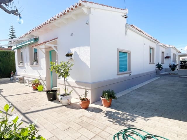 6 bedroom Villa for sale in Els Poblets with garage - € 499,900 (Ref: 9466177)