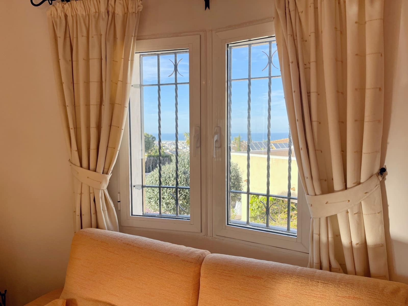 2 bedroom Villa for sale in Rafol de Almunia with pool garage - € 299,500 (Ref: 9720950)