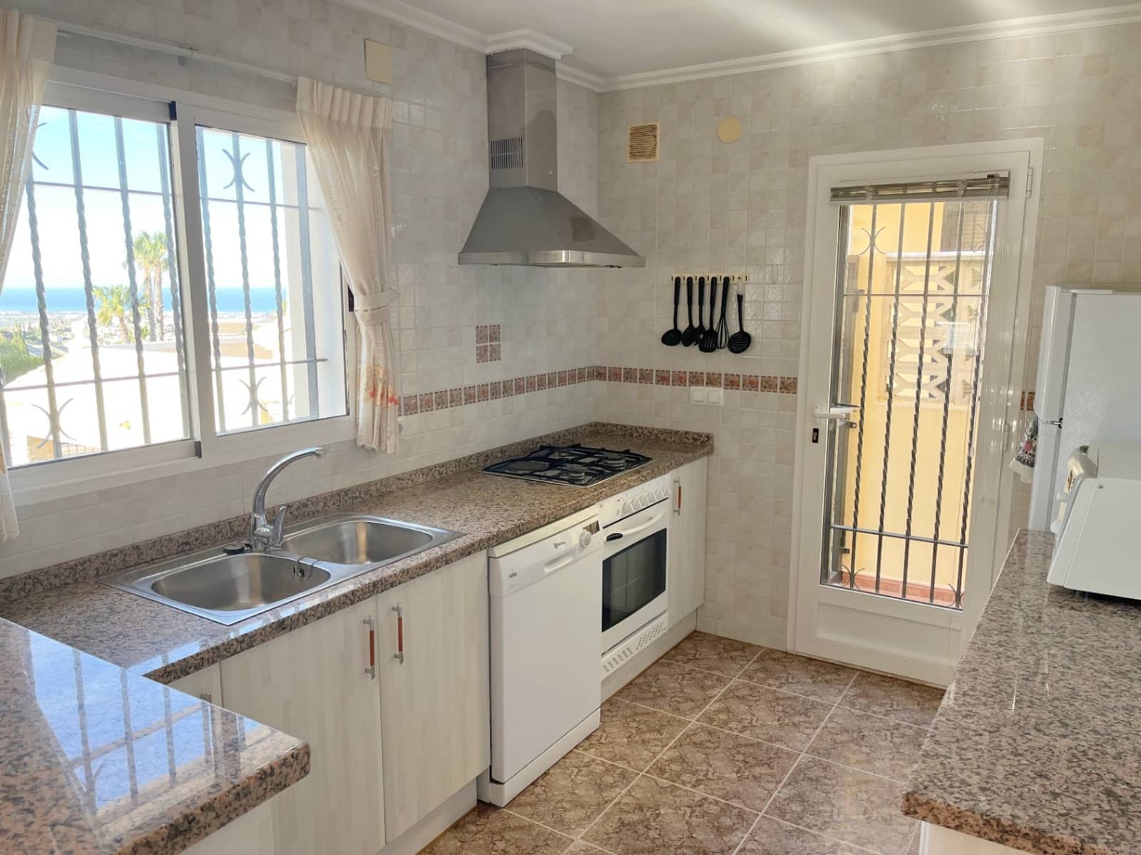 2 bedroom Villa for sale in Rafol de Almunia with pool garage - € 299,500 (Ref: 9720950)