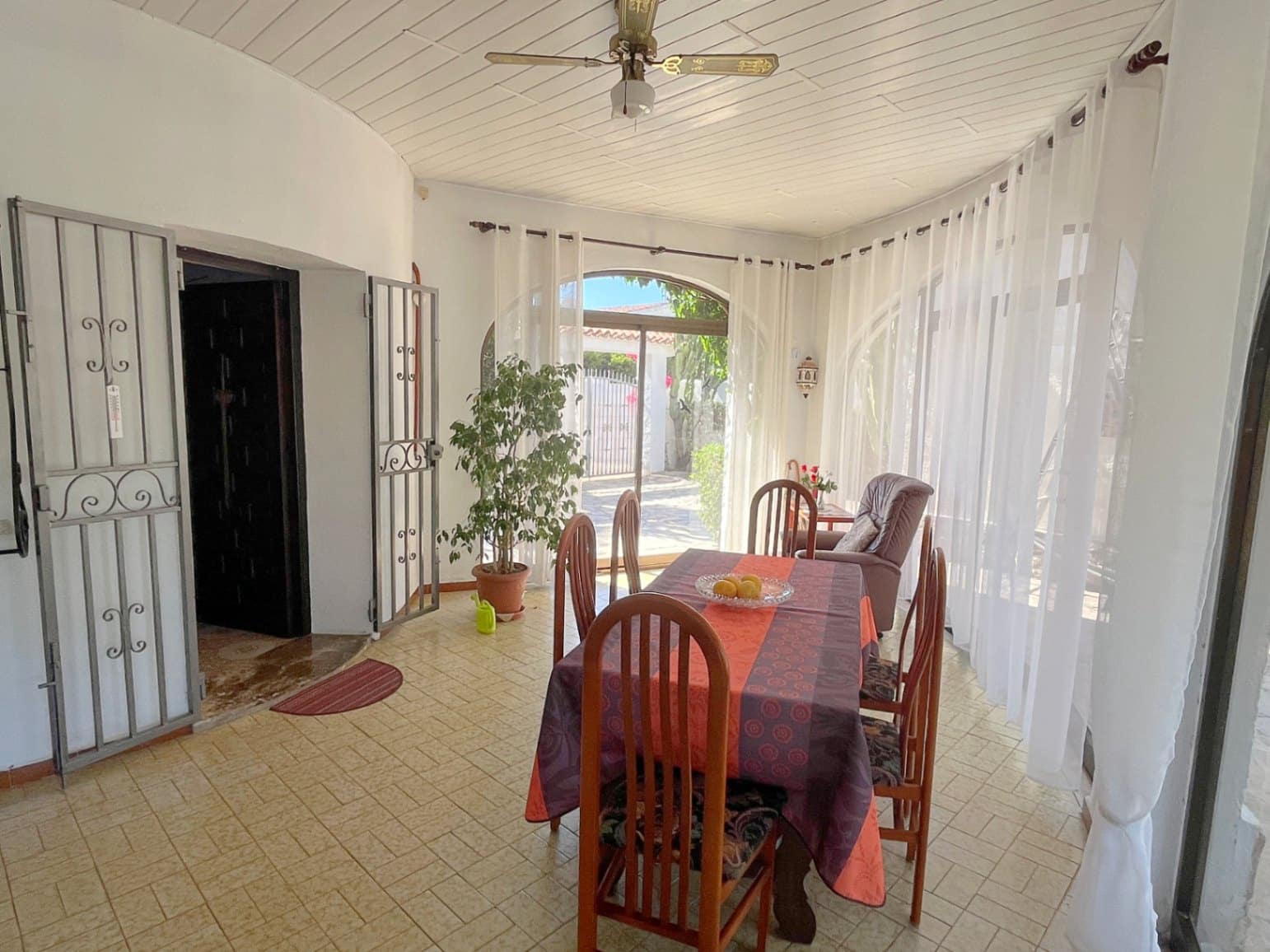 4 bedroom Villa for sale in Els Poblets with pool garage - € 499,500 (Ref: 9912292)