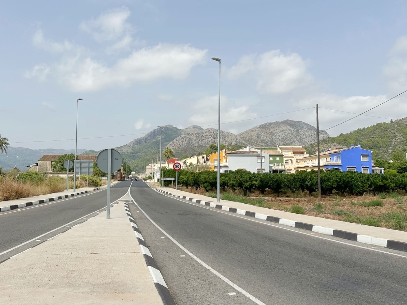 2 bedroom Villa for sale in Rafol de Almunia with garage - € 250,000 (Ref: 9999020)