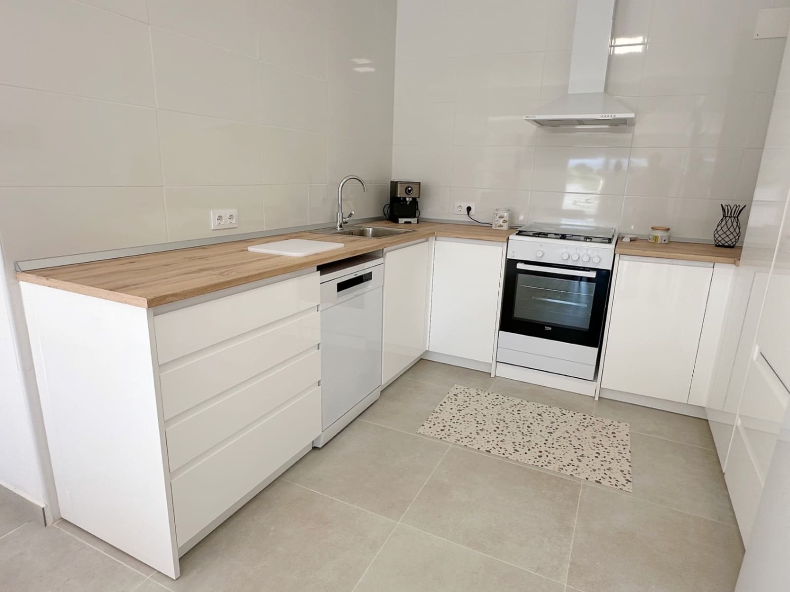 2 bedroom Villa for sale in Rafol de Almunia with garage - € 250,000 (Ref: 9999020)