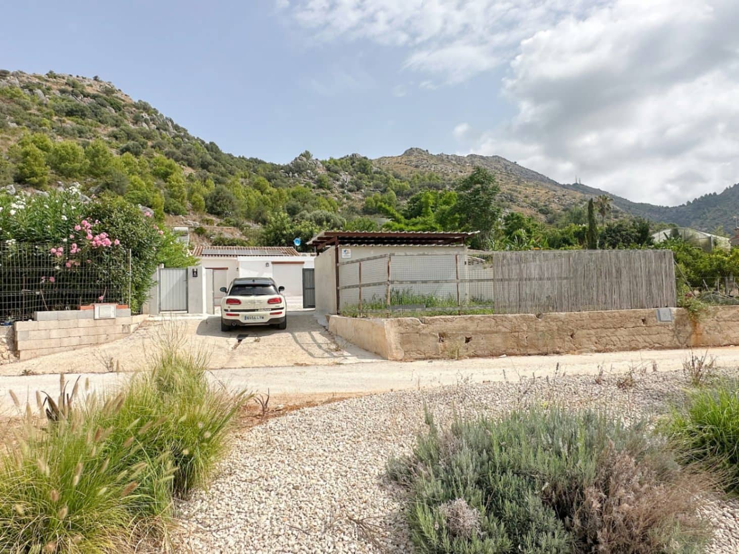 2 bedroom Villa for sale in Rafol de Almunia with garage - € 250,000 (Ref: 9999020)
