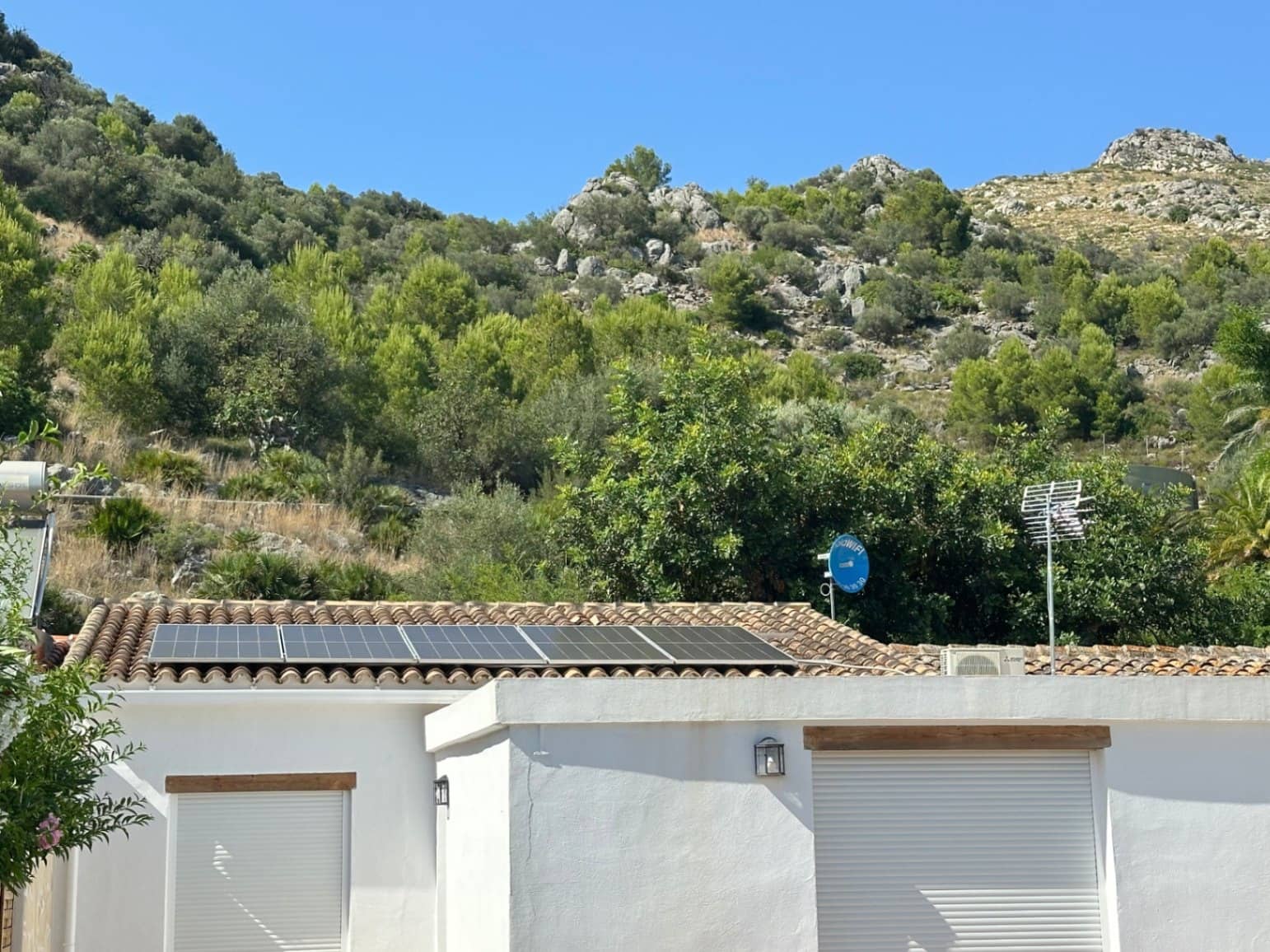 2 bedroom Villa for sale in Rafol de Almunia with garage - € 250,000 (Ref: 9999020)