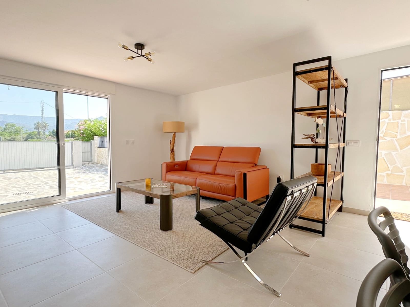 2 bedroom Villa for sale in Rafol de Almunia with garage - € 250,000 (Ref: 9999020)