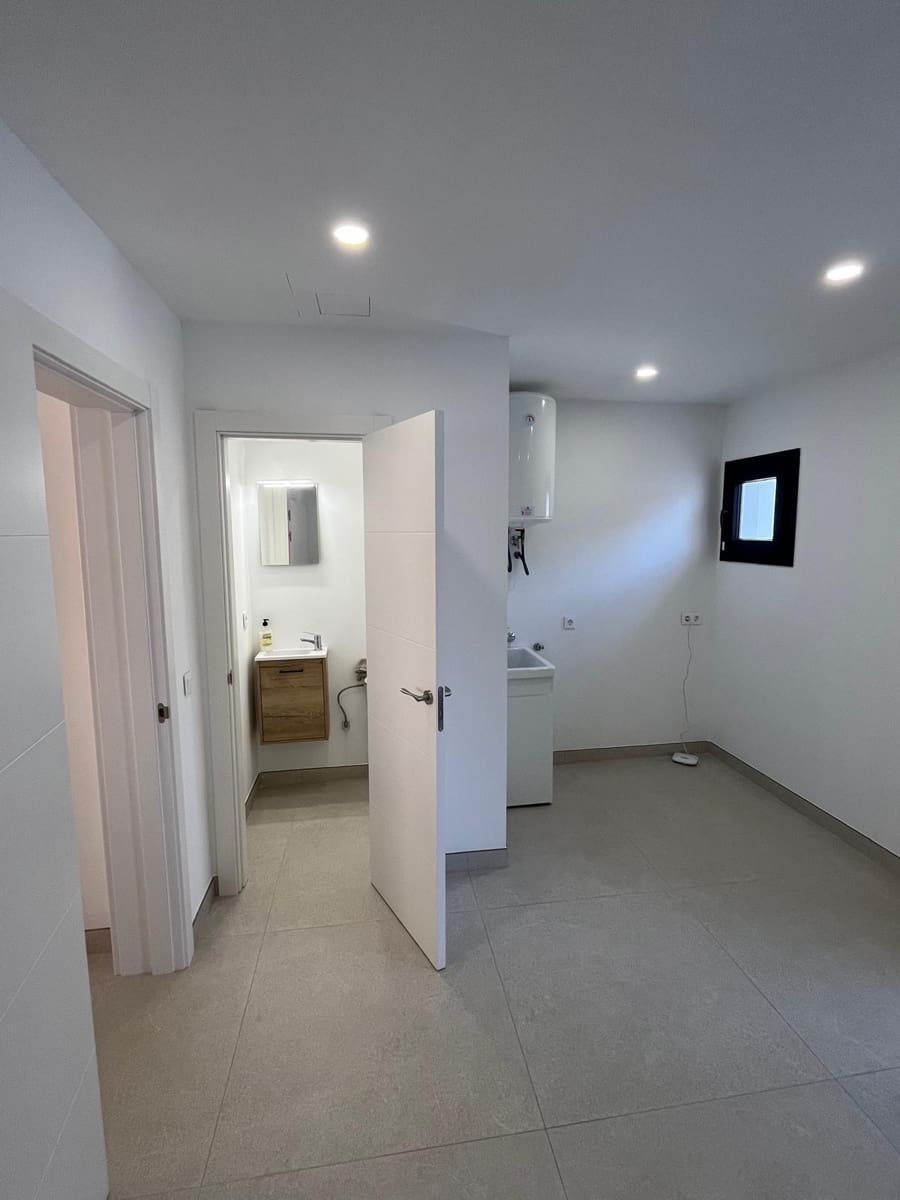4 soveværelse Villa til salg i Porto Petro med swimmingpool garage - € 1.750.000 (Ref: 10027349)