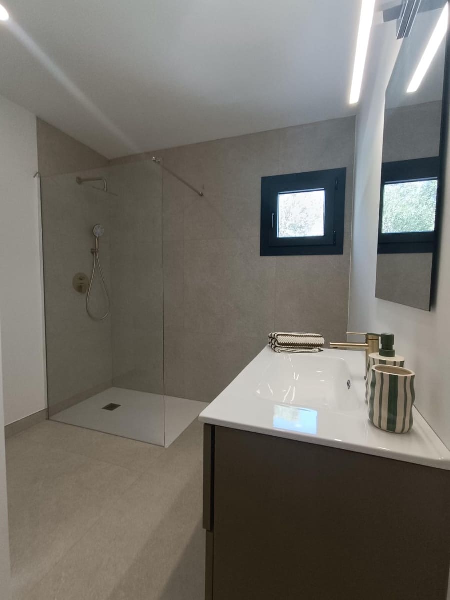 4 soveværelse Villa til salg i Porto Petro med swimmingpool garage - € 1.750.000 (Ref: 10027349)