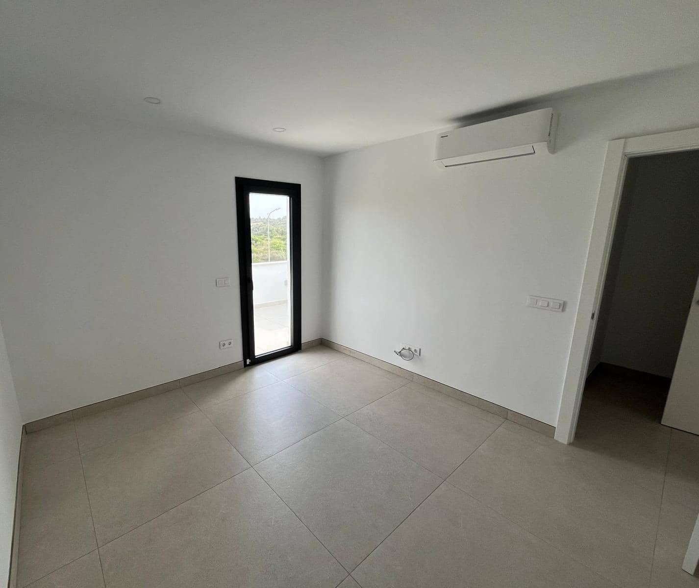 4 soveværelse Villa til salg i Porto Petro med swimmingpool garage - € 1.750.000 (Ref: 10027349)
