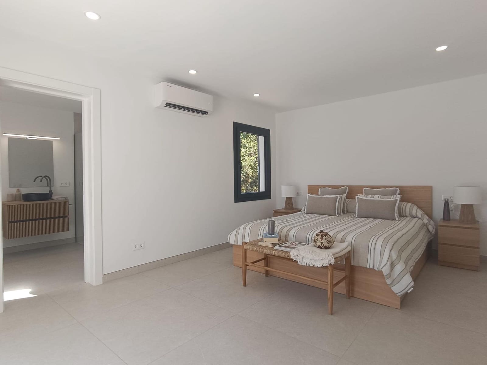 4 soveværelse Villa til salg i Porto Petro med swimmingpool garage - € 1.750.000 (Ref: 10027349)