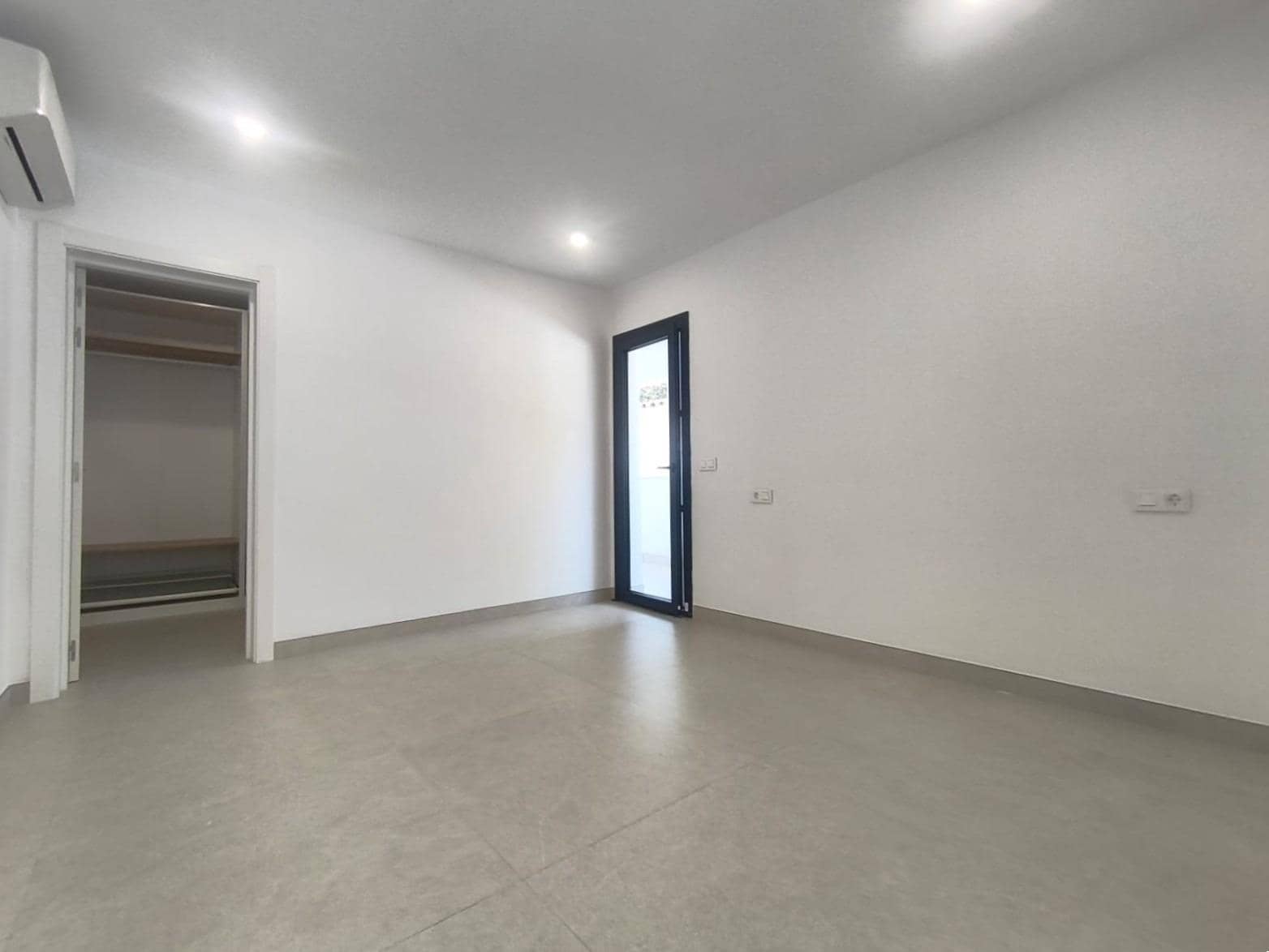 4 soveværelse Villa til salg i Porto Petro med swimmingpool garage - € 1.750.000 (Ref: 10027349)