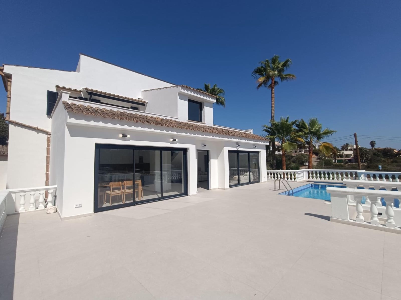 4 soveværelse Villa til salg i Porto Petro med swimmingpool garage - € 1.750.000 (Ref: 10027349)