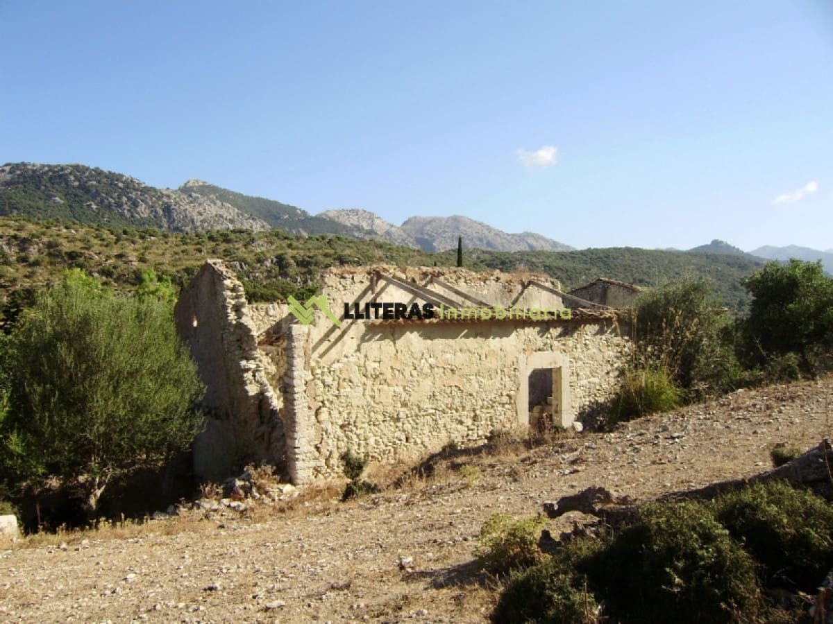 Finca/Landehus til salg i Orient - € 1.490.000 (Ref: 6163031)