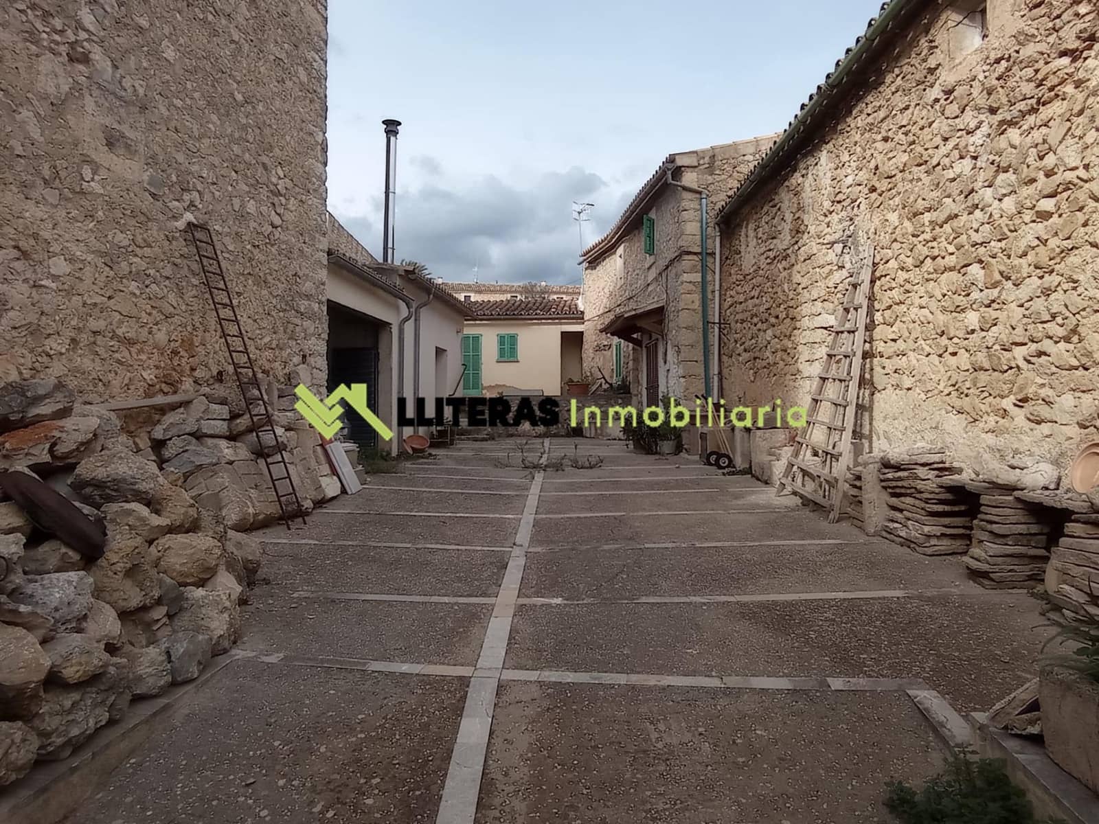 5 bedroom Townhouse for sale in Selva with garage - € 545,000 (Ref: 9497173)