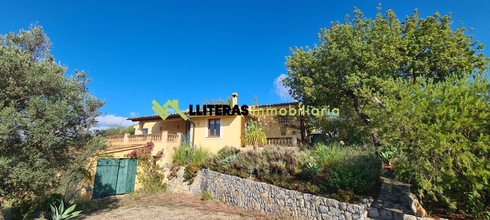 2 slaapkamer Finca/Landhuis te koop in Moscari met garage - € 980.000 (Ref: 9535925)