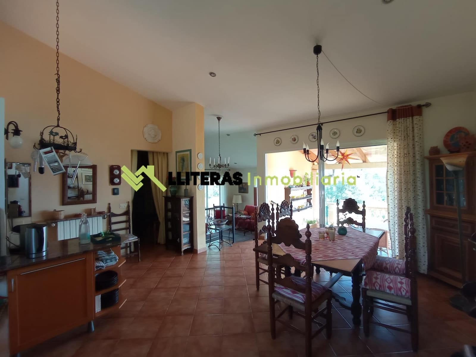 2 slaapkamer Finca/Landhuis te koop in Moscari met garage - € 980.000 (Ref: 9535925)