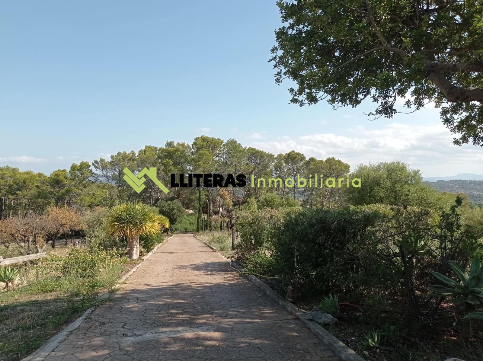 2 slaapkamer Finca/Landhuis te koop in Moscari met garage - € 980.000 (Ref: 9535925)