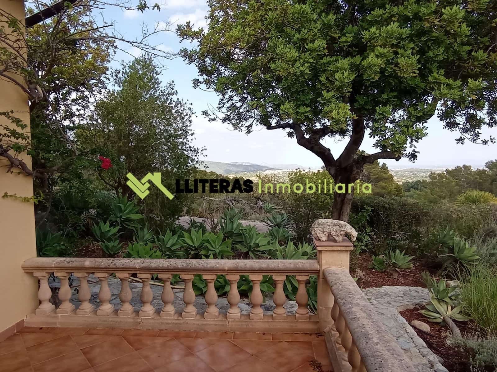 2 slaapkamer Finca/Landhuis te koop in Moscari met garage - € 980.000 (Ref: 9535925)