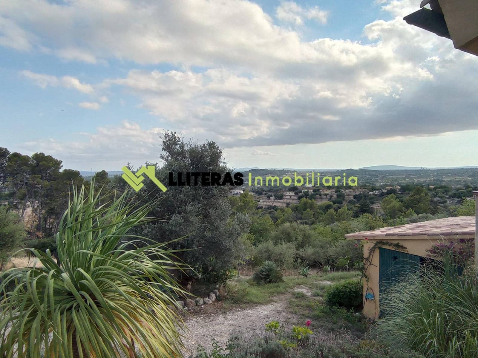 2 slaapkamer Finca/Landhuis te koop in Moscari met garage - € 980.000 (Ref: 9535925)