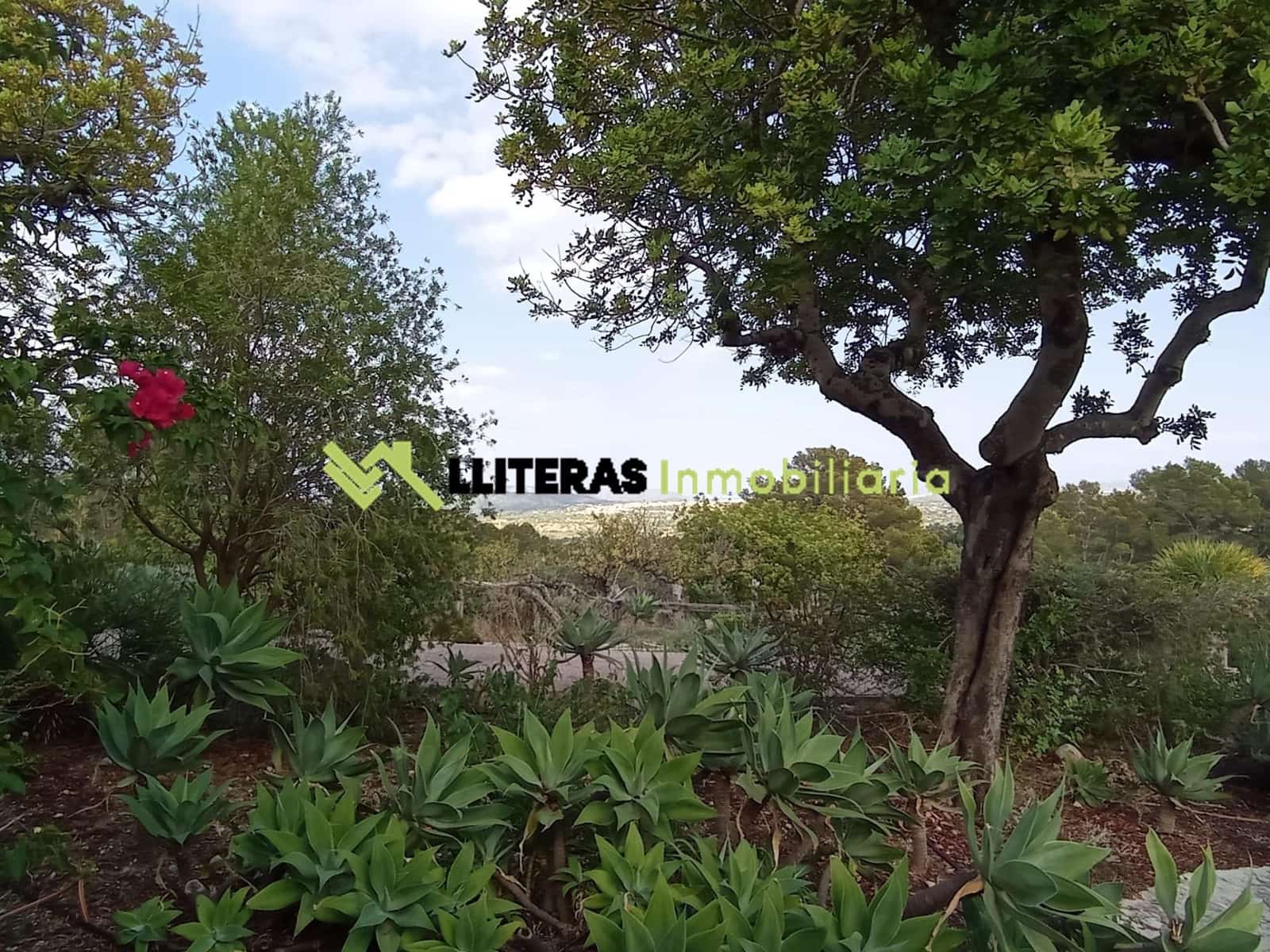 2 slaapkamer Finca/Landhuis te koop in Moscari met garage - € 980.000 (Ref: 9535925)