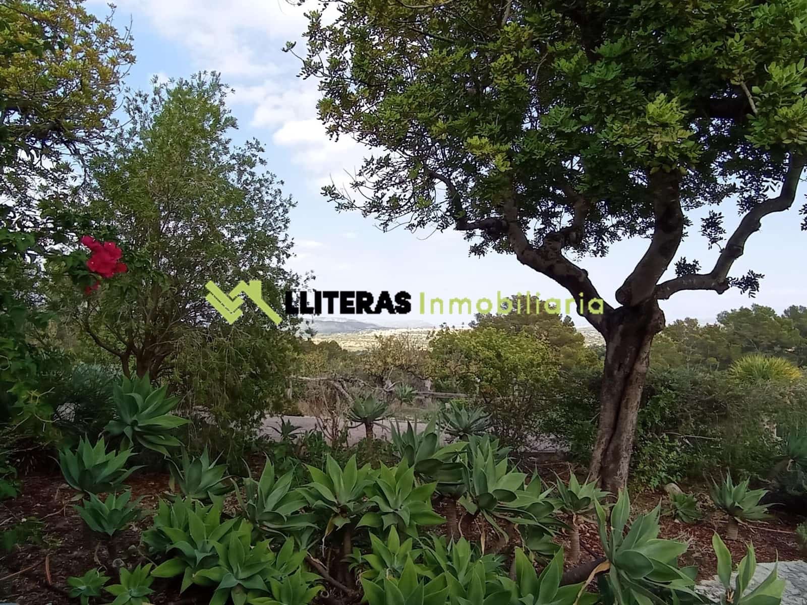 2 slaapkamer Finca/Landhuis te koop in Moscari met garage - € 980.000 (Ref: 9535925)