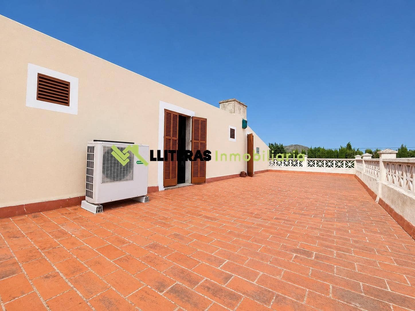 4 bedroom Finca/Country House for sale in Inca with pool - € 735,000 (Ref: 9927393)