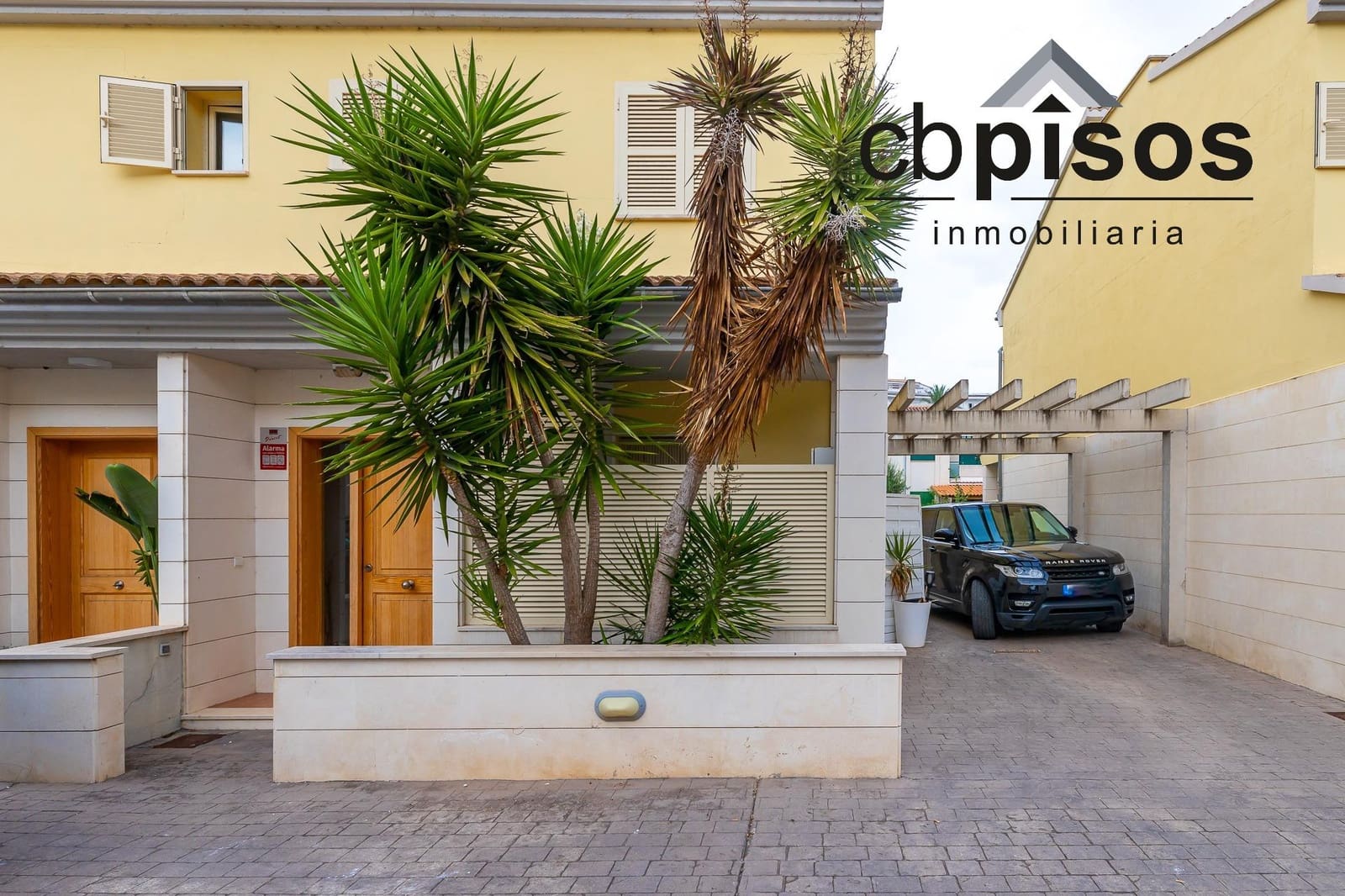 4 bedroom Apartment for rent in Alcudia - € 2,000 (Ref: 7790069)