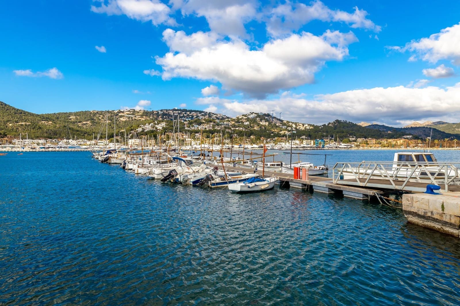 Erhverv til salg i Puerto de Andratx med garage - € 599.000 (Ref: 8834402)