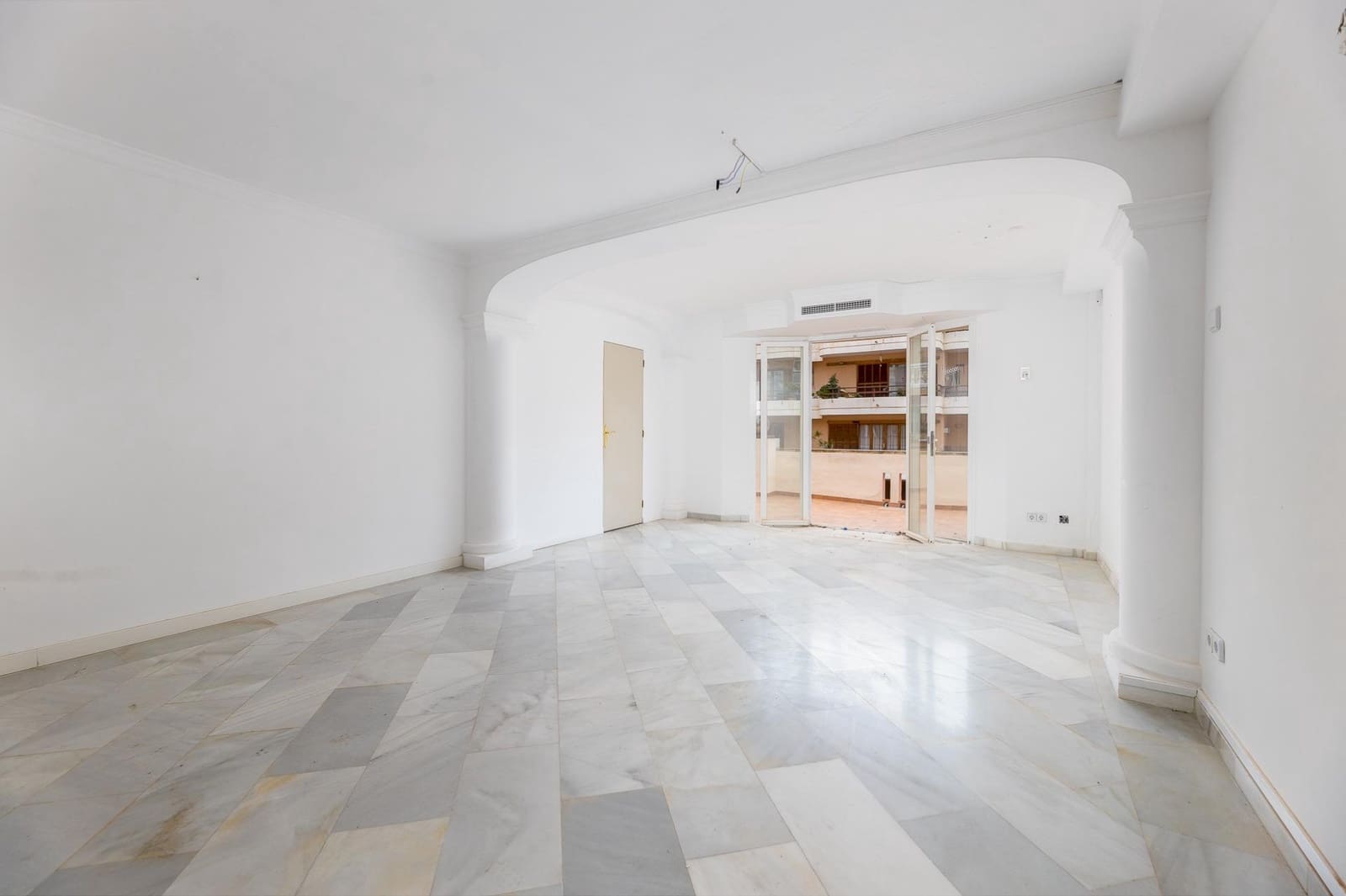 Erhverv til salg i Puerto de Andratx med garage - € 599.000 (Ref: 8834402)