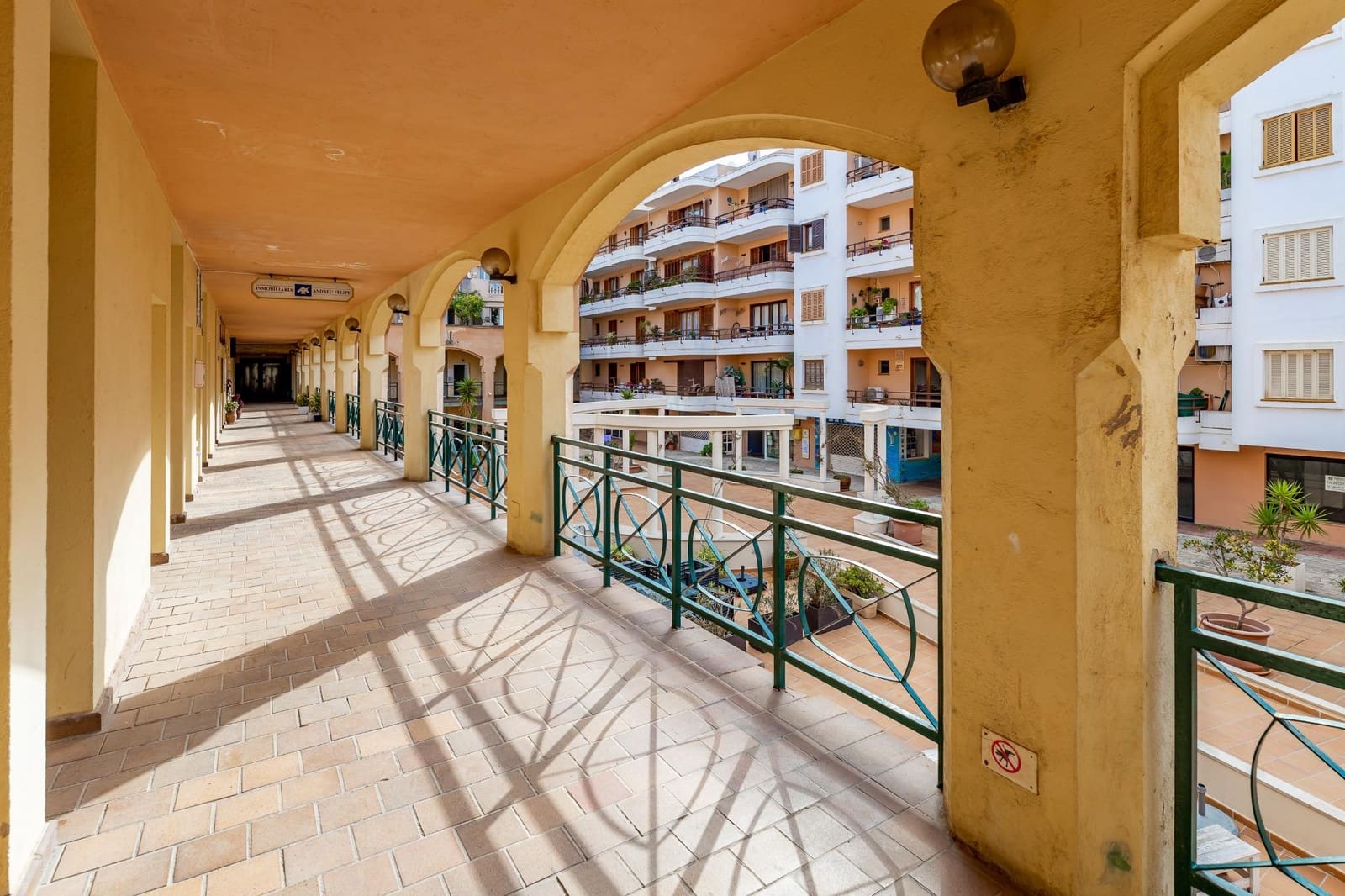 Erhverv til salg i Puerto de Andratx med garage - € 599.000 (Ref: 8834402)