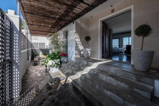 3 sypialnia Willa na sprzedaż w Genova, Palma de Mallorca z basenem garażem - 3 400 000 € (Ref: 9301187)