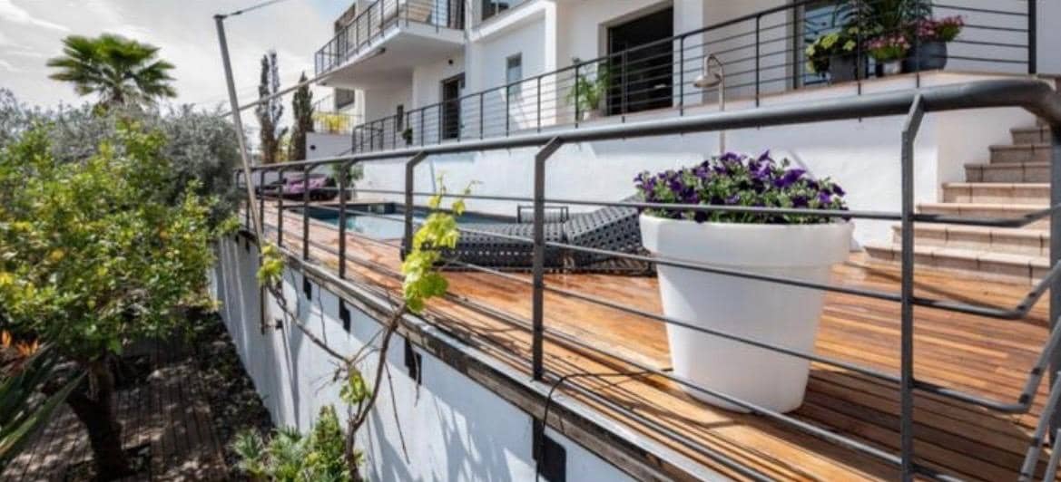 3 quarto Moradia para venda em Genova com piscina garagem - 3 400 000 € (Ref: 9301187)