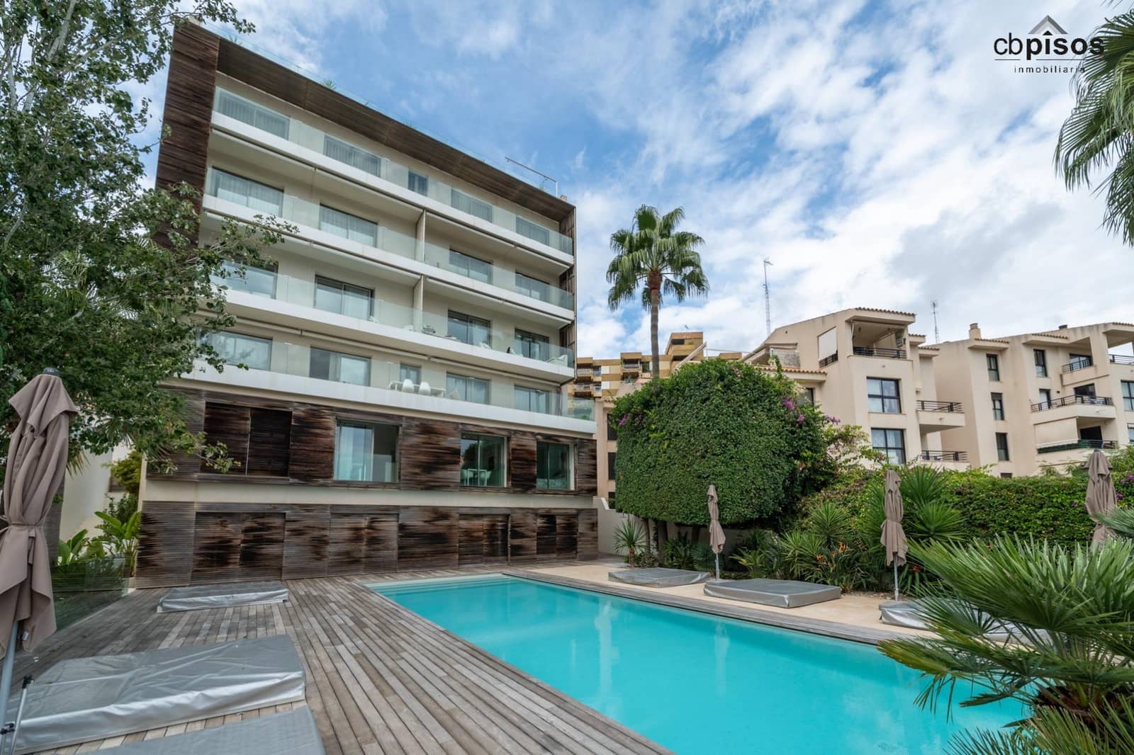 3 soveværelse Lejlighed til salg i Cala Mayor med swimmingpool garage - € 670.000 (Ref: 9330807)