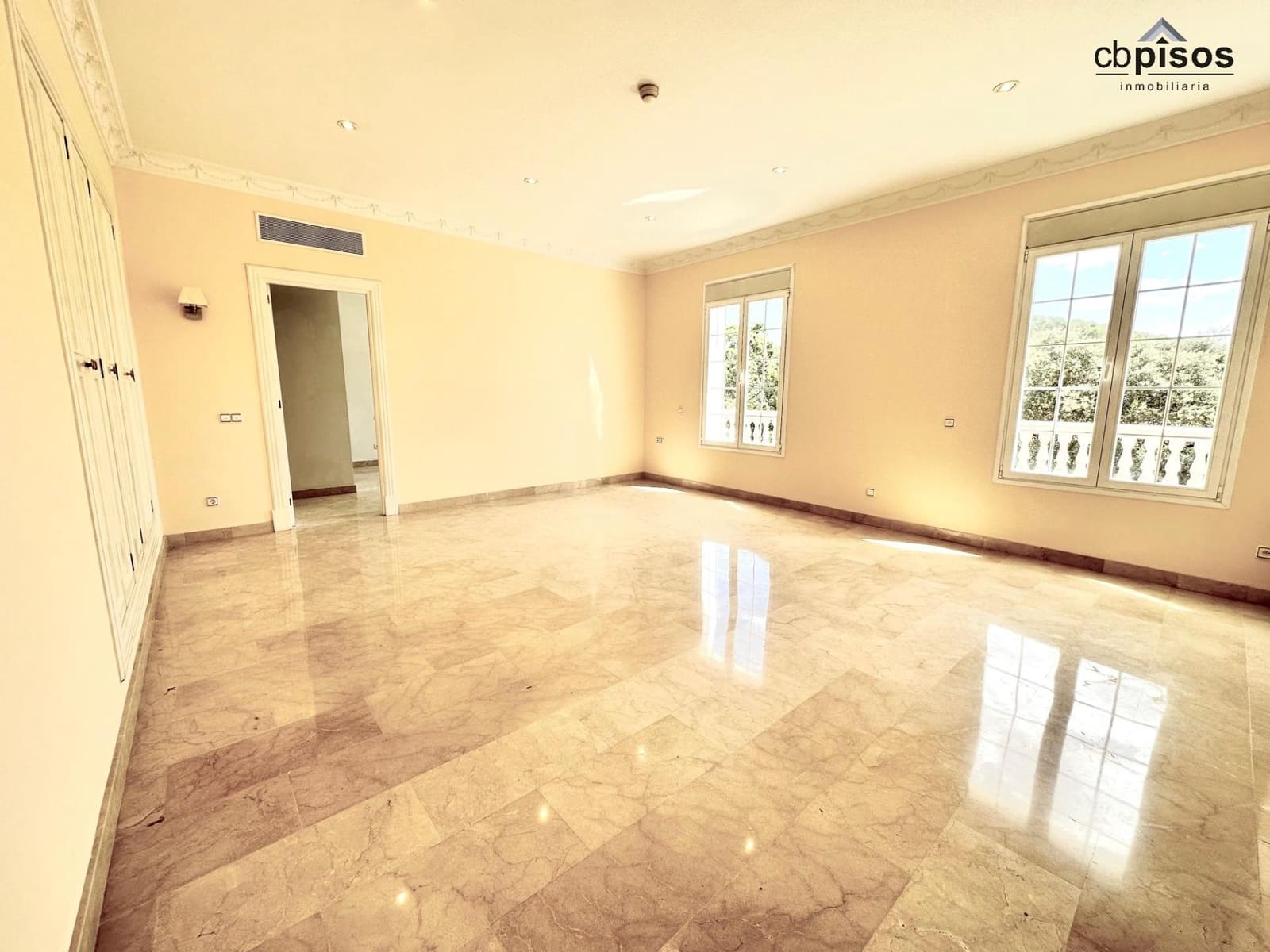 5 soveværelse Villa til leje i Bendinat med swimmingpool garage - € 8.500 (Ref: 9359408)