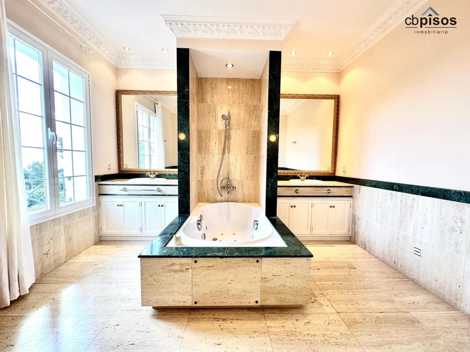 5 soveværelse Villa til leje i Bendinat med swimmingpool garage - € 8.500 (Ref: 9359408)