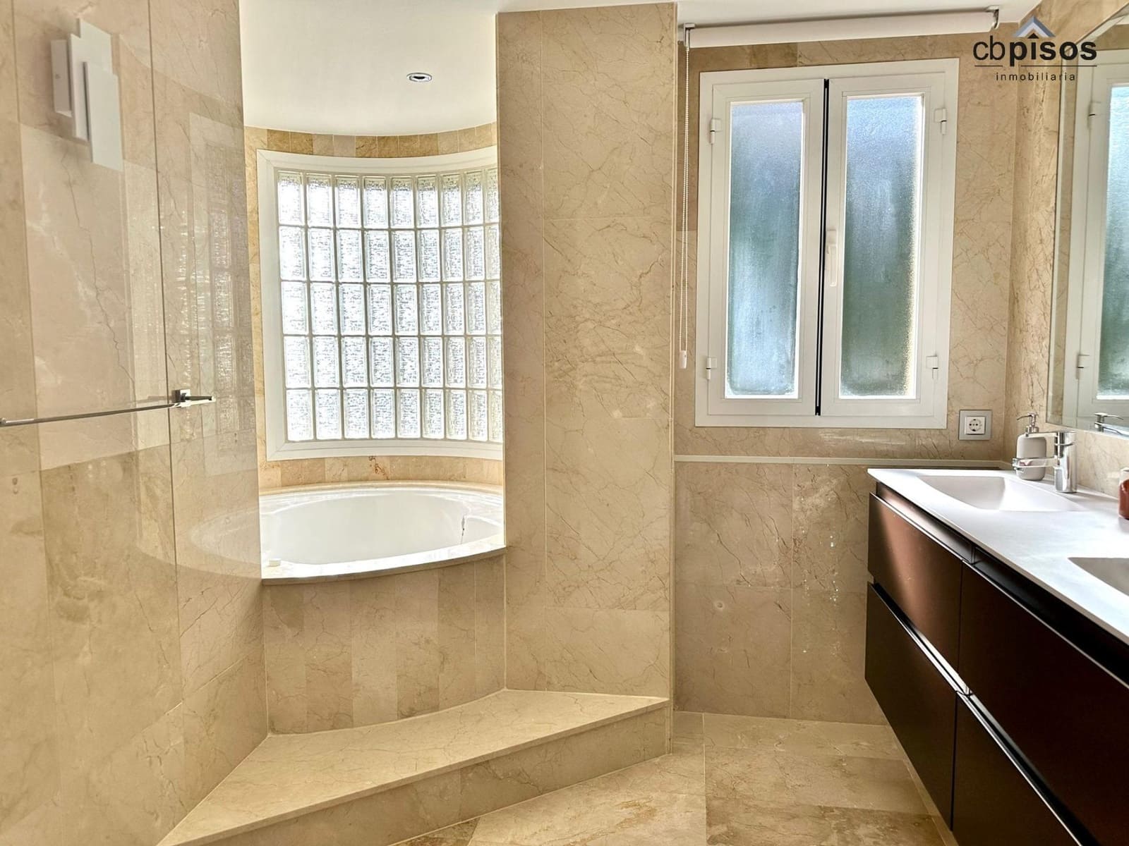 3 sovrum Lägenhet att hyra i Bendinat med pool - 3 900 € (Ref: 9362481)