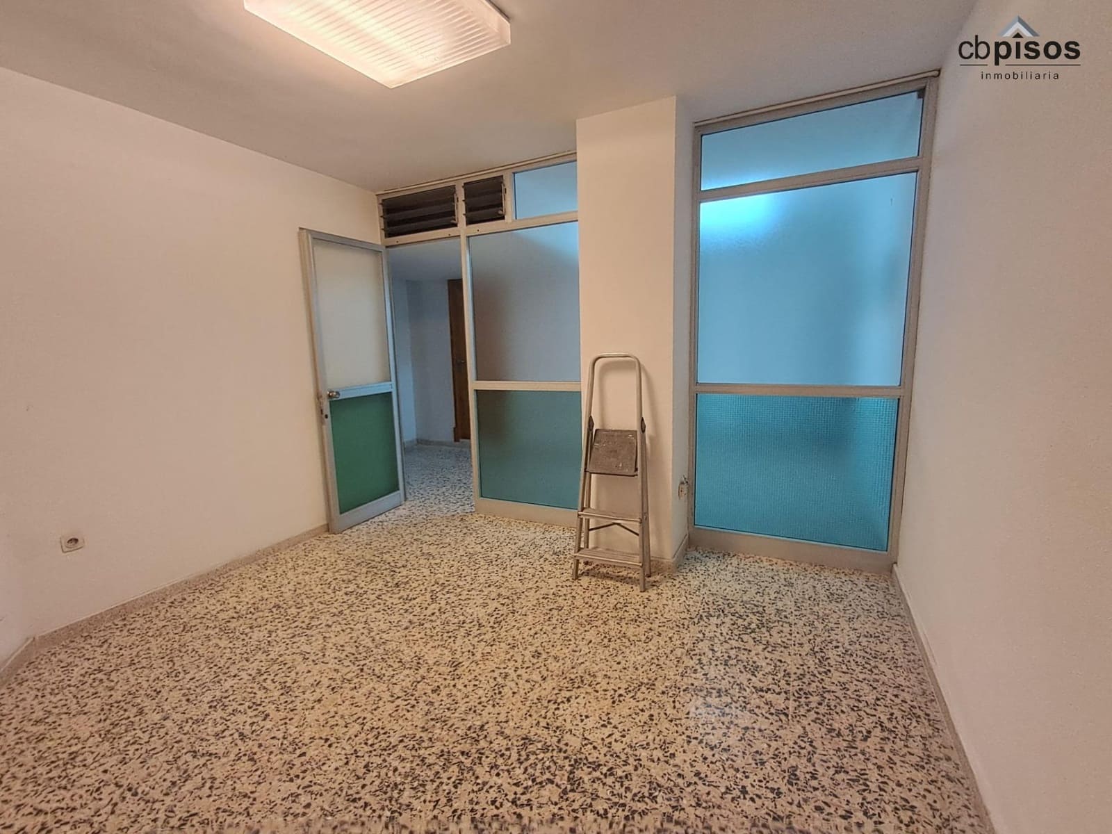 Commercial for sale in Palma de Mallorca - € 205,000 (Ref: 9419911)