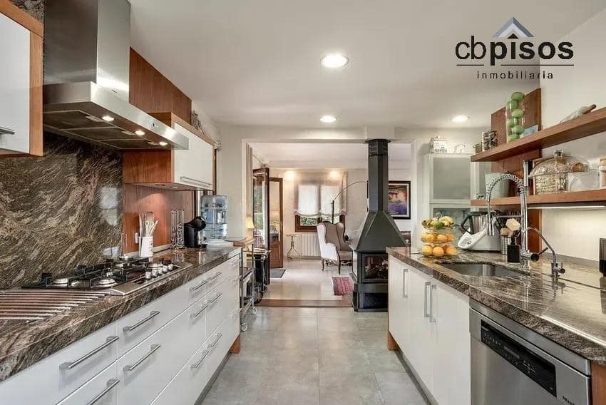 4 quarto Moradia para venda em Puntiro com piscina garagem - 1 750 000 € (Ref: 9674423)